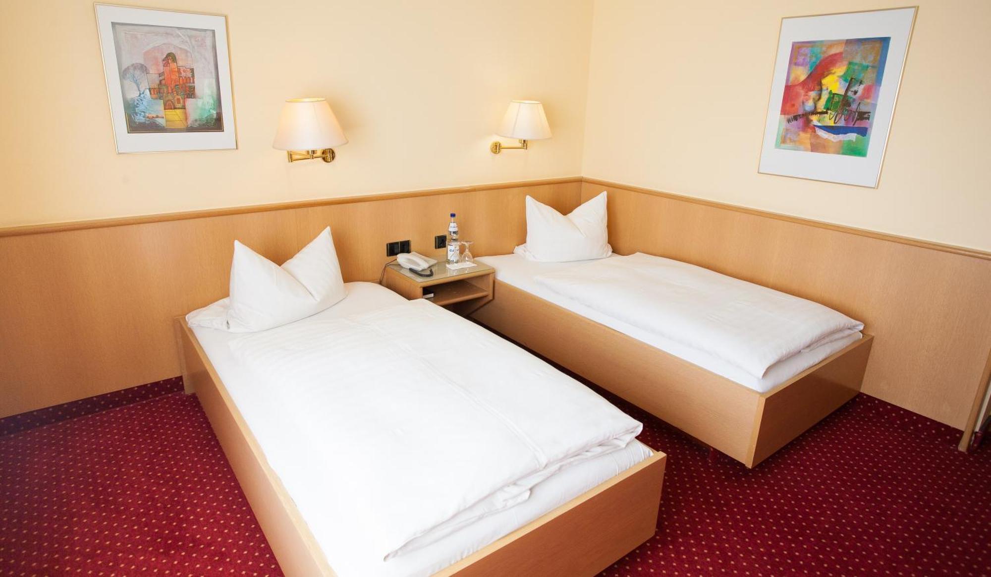 Hotel Restaurant Zur Post Lohfelden Екстер'єр фото
