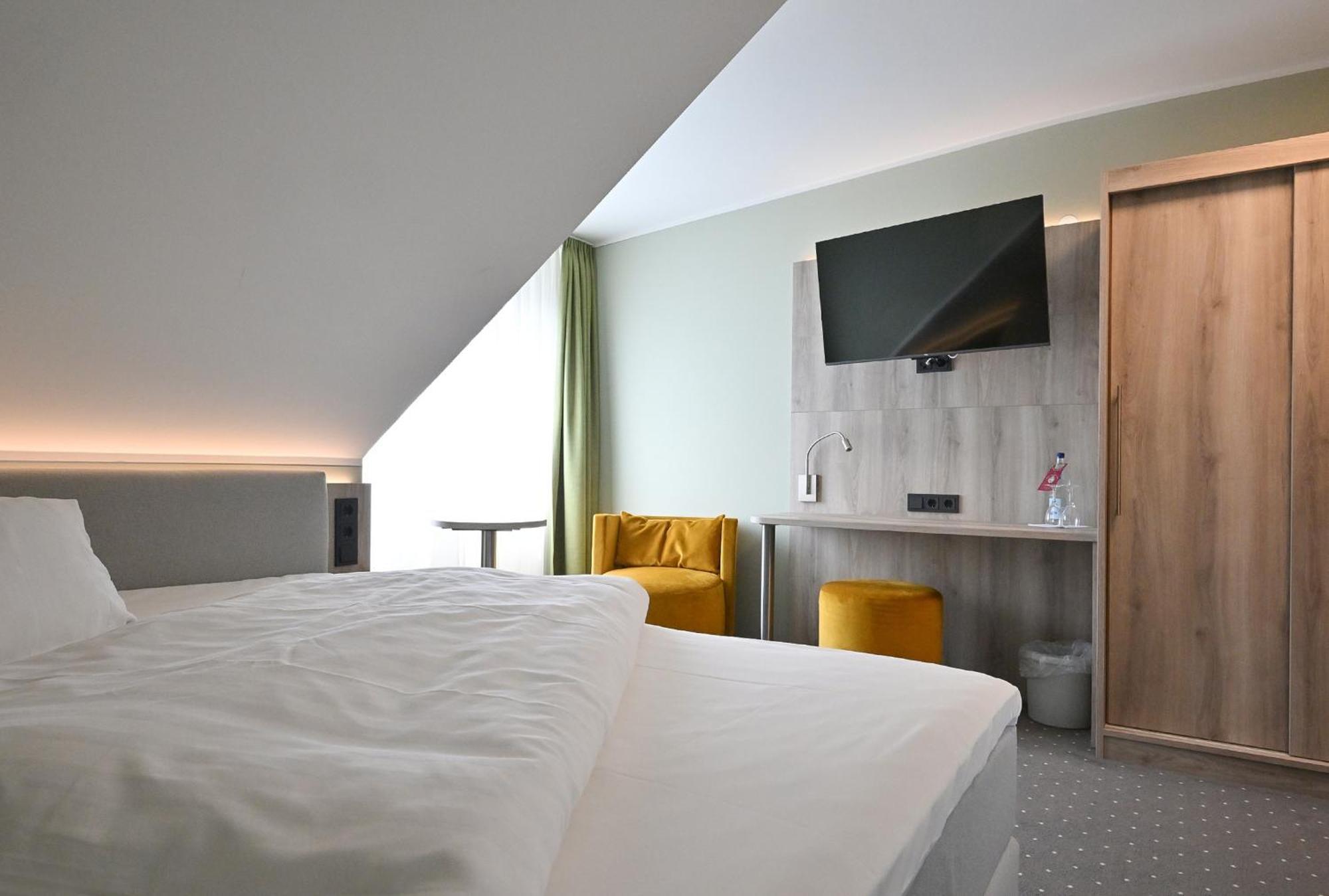 Hotel Restaurant Zur Post Lohfelden Екстер'єр фото